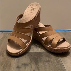 Crocs A-leigh wedge cork sandals 8